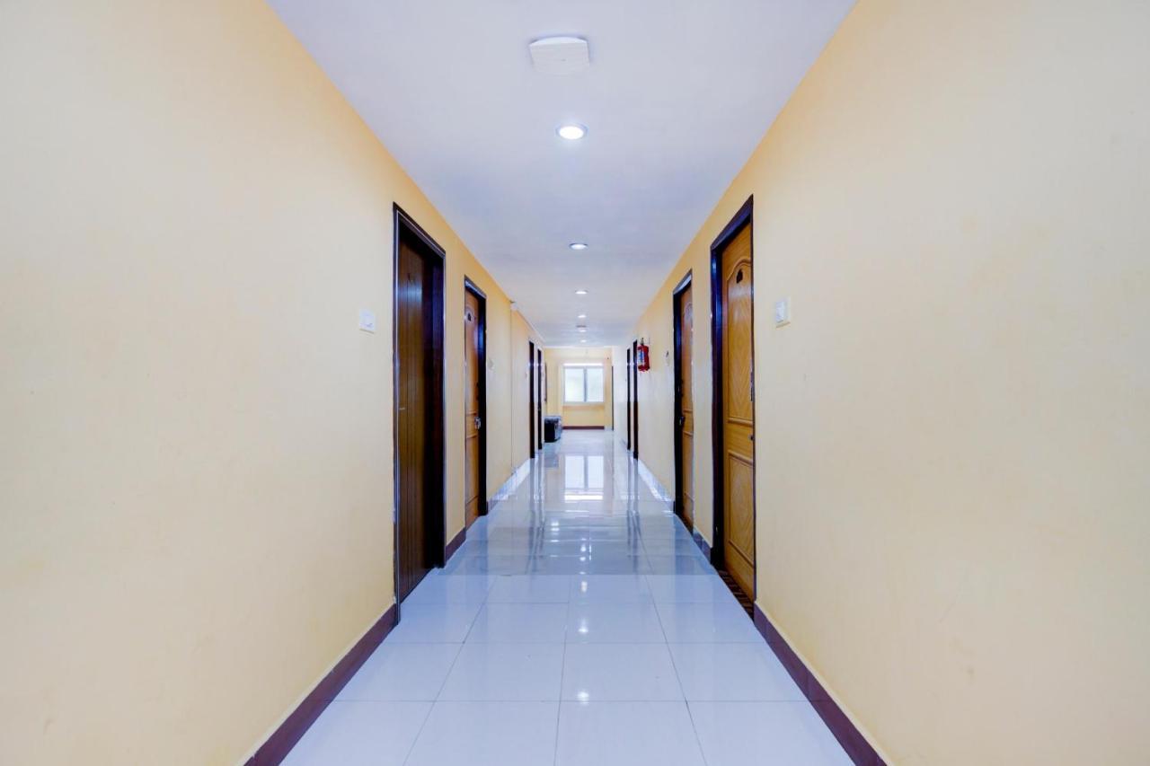 Oyo Flagship Amutha Residency Chennai Exterior photo