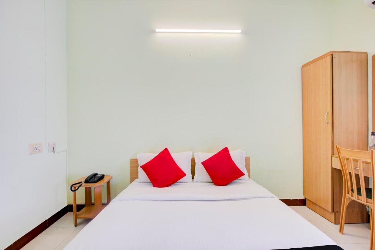 Oyo Flagship Amutha Residency Chennai Exterior photo