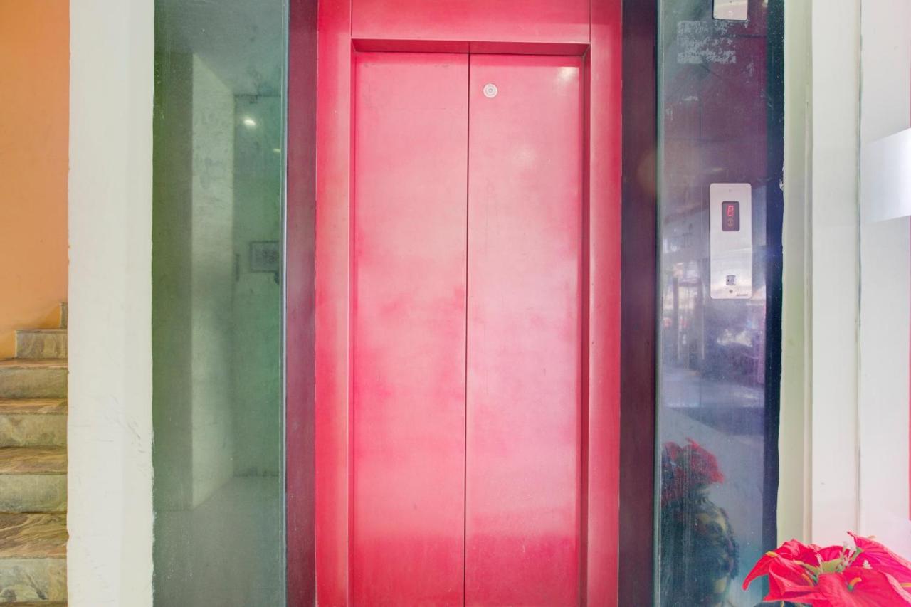 Oyo Flagship Amutha Residency Chennai Exterior photo