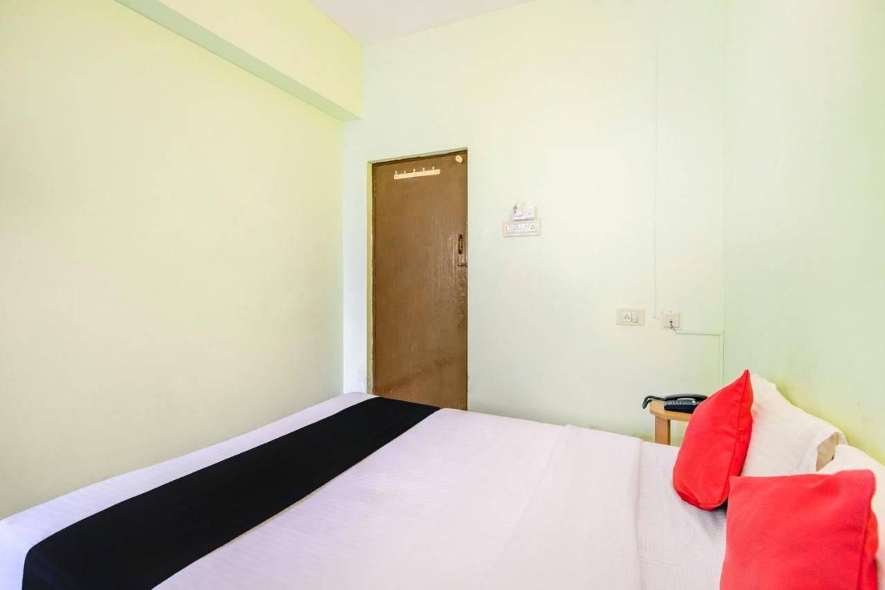 Oyo Flagship Amutha Residency Chennai Exterior photo