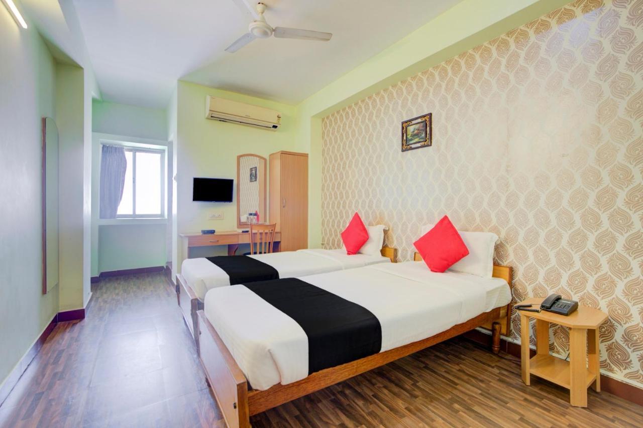Oyo Flagship Amutha Residency Chennai Exterior photo