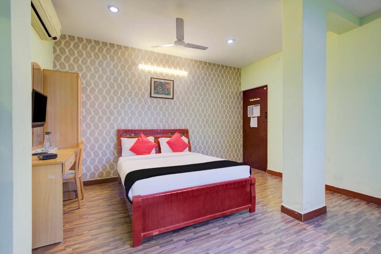 Oyo Flagship Amutha Residency Chennai Exterior photo